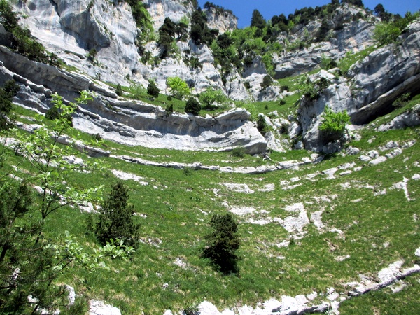 Photograph of the cirque on the way up the Pas du Fourneau