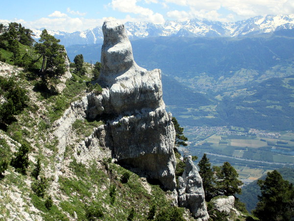 Photograph of the pinnacle at the top of Pas de Rocheplane, Dent de Crolles