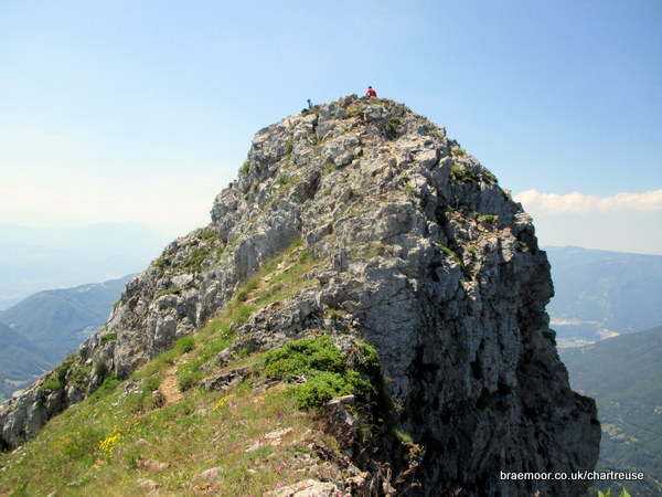 Photograph of the scramble to the summit of la Pinéa